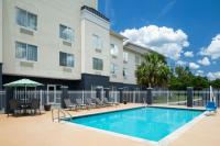 Πισίνα στο ή κοντά στο Fairfield Inn &amp; Suites Marianna