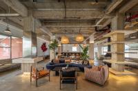 Un lugar para sentarse en 松果国际青年社区Shangri-La Pinecone International Youth Community