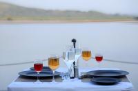 Nápoje v ubytování Nadhi Mane River-front Beach Stay