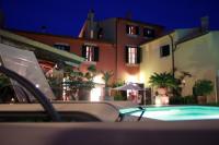 Basen w obiekcie Petit Hotel Alaro lub w pobliżu