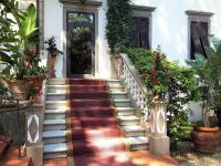 A garden outside Hotel Tirreno
