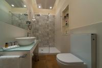 La Porta Rossa di Borgo - Vatican Luxury Suiteにあるバスルーム