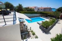 Bazén v ubytování Holiday Home Vuko nebo v jeho okolí