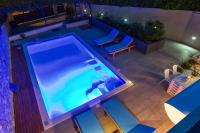Bazén v ubytování Holiday Home Vuko nebo v jeho okolí
