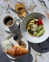 Jídlo v hotelu nebo okolí