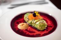 um prato de comida com molho vermelho em Courtmacsherry Hotel em Bandon