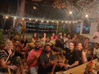 Gestir sem dvelja á Vibes and Dives