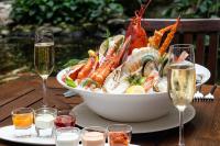 Mad på resortet eller i nærheden