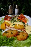 Jídlo v hotelu nebo okolí