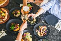 Mad på resortet eller i nærheden