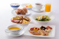 ホテルの敷地内または近くでの食事または食べ物