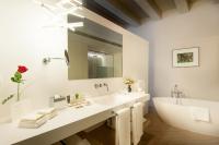 A bathroom at Mercer Hotel Barcelona