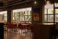 Restaurace v ubytování BOOK A FLAT Alameda Lorena Jardins