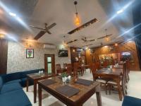 TV a/nebo společenská místnost v ubytování Hotel Narayan Vilas , Jaipur