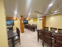 Gallery image of Hotel Sugran in Birvādi