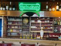 Lounge nebo bar v ubytování L'Hôtel du Mouton blanc