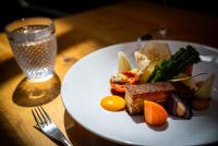 Φαγητό σε αυτό το ξενοδοχείο ή κάπου εκεί κοντά