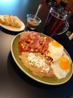 Jídlo v hotelu nebo okolí