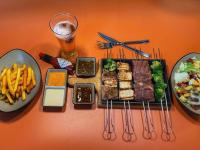 Jídlo v hostelu nebo okolí