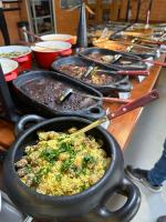 Đồ ăn tại/gần nhà khách