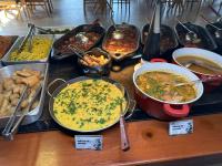 Đồ ăn tại/gần nhà khách