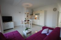 Kuchyňa alebo kuchynka v ubytovaní Apartments Curicta 1