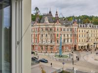 Nespecifikovaný výhled na destinaci Karlovy Vary nebo výhled na město při pohledu z apartmánu
