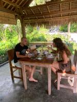 Jídlo v penzionu nebo okolí