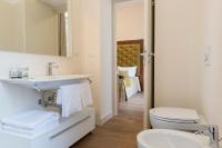 A bathroom at Navona Luxury Guesthouse