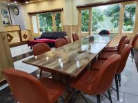 Khu vực ghế ngồi tại Hotel Jannat