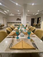 Χώρος καθιστικού στο CheckInn Hotel Yola