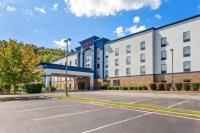 Una representación de un hotel con estacionamiento. en Hampton Inn University Area, Huntington, Wv, en Huntington