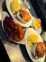 Mad på kroen eller i nærheden