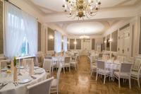 Restauracja lub miejsce do jedzenia w obiekcie Pałac w Orli - pokoje, restauracja