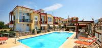 Bazén v ubytování Gera Bay Studios And Apartments nebo v jeho okolí