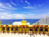 Nespecifikovaný výhled na moře nebo výhled na moře při pohledu z hotelu