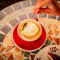 Příslušenství pro přípravu čaje a kávy v ubytování FloraVilla