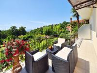 Balkón alebo terasa v ubytovaní Apartments Garden Residence Opatija