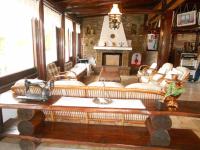 Posezení v ubytování Diaporos Hotel