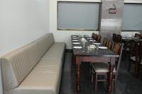 Un lugar para sentarse en Hotel Rahi Inn