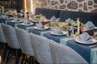 Jídlo v hotelu nebo okolí