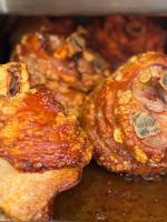 Brauereigasthof Falter في ريغين: صورة مقربة لبعض الطعام في المقلاة