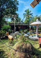 Zahrada ubytování Roshan Restaurant and Guesthouse by Sty4you