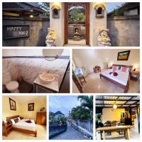 Un collage de fotos de un hotel con un cartel de vida feliz. en Happy Inn 2, en Ubud