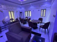 O zonă de relaxare la Planet Garden Hotel And Suites