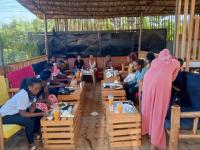 Επισκέπτες που μένουν στο Noaz Hotel