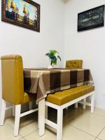 Гостиная зона в Shell Residences MOA Paul's Place