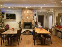 TV a/nebo společenská místnost v ubytování The Butterfly - Forest - Dog - Maastricht