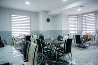 Khu vực ghế ngồi tại Qusar Boutique