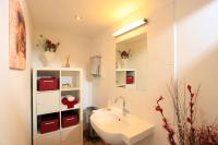 A bathroom at Migglwieshof